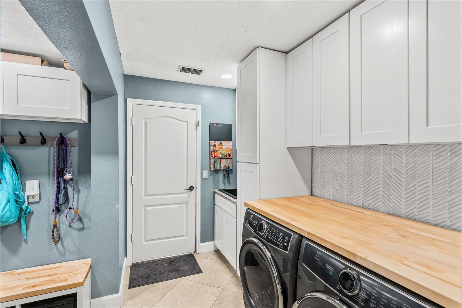 Image 21 of 52 For 4323 Kezar Court