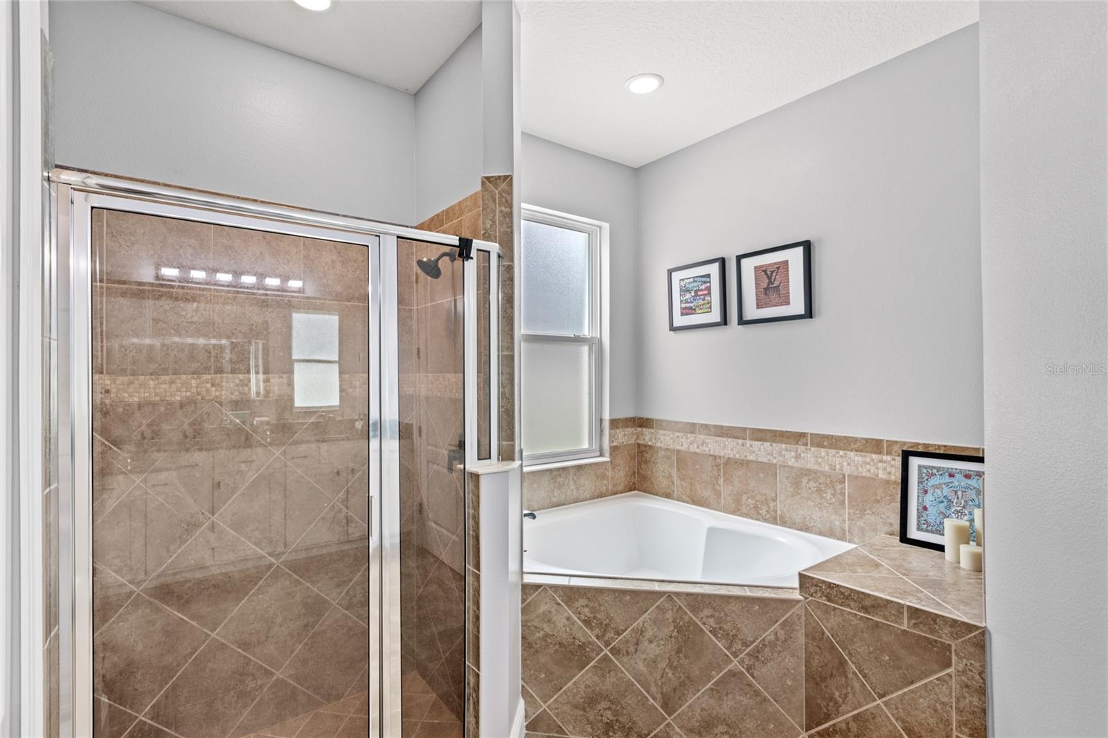 Image 26 of 61 For 10403 Provence Drive