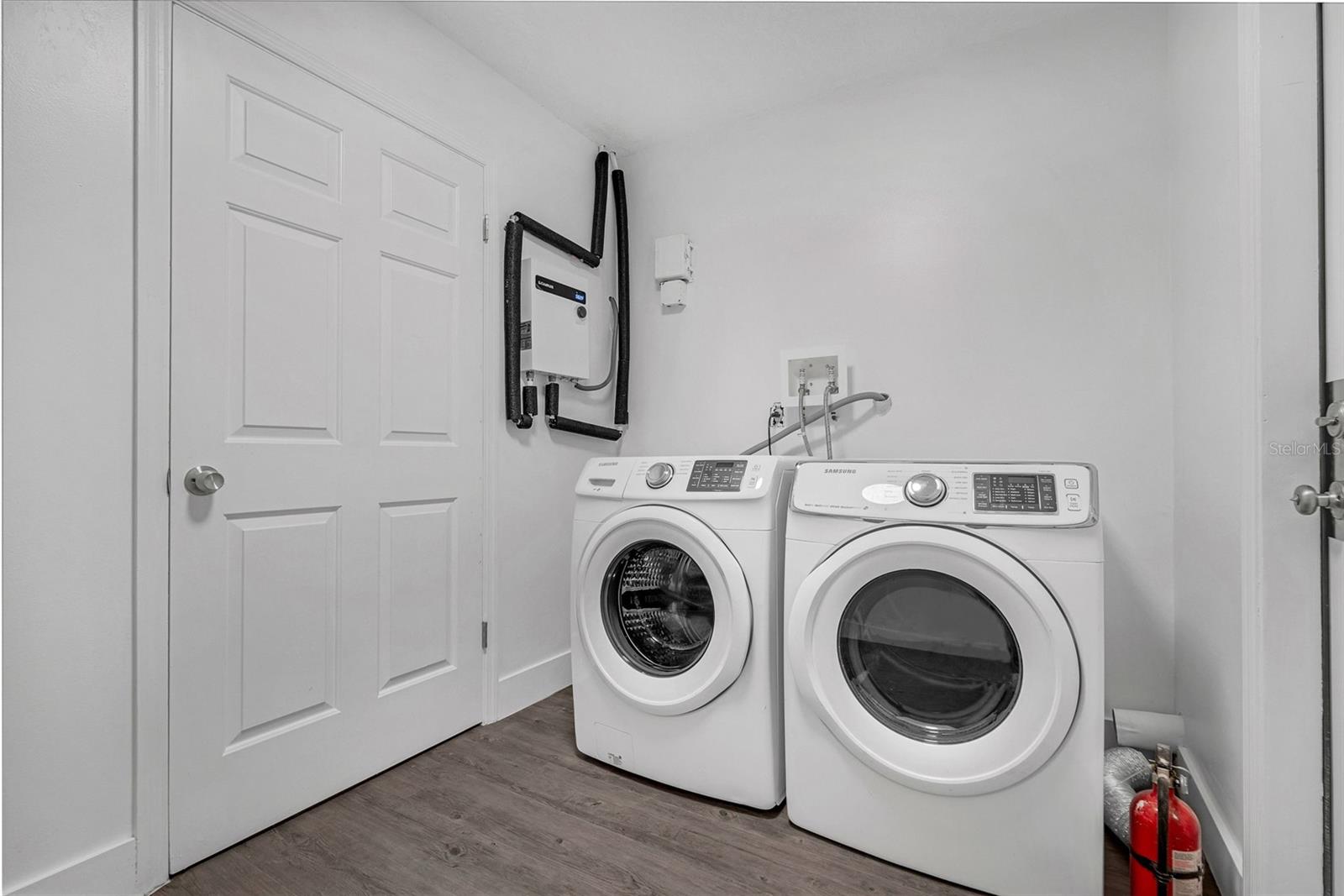 Image 30 of 42 For 1618 Gulfview Drive 417