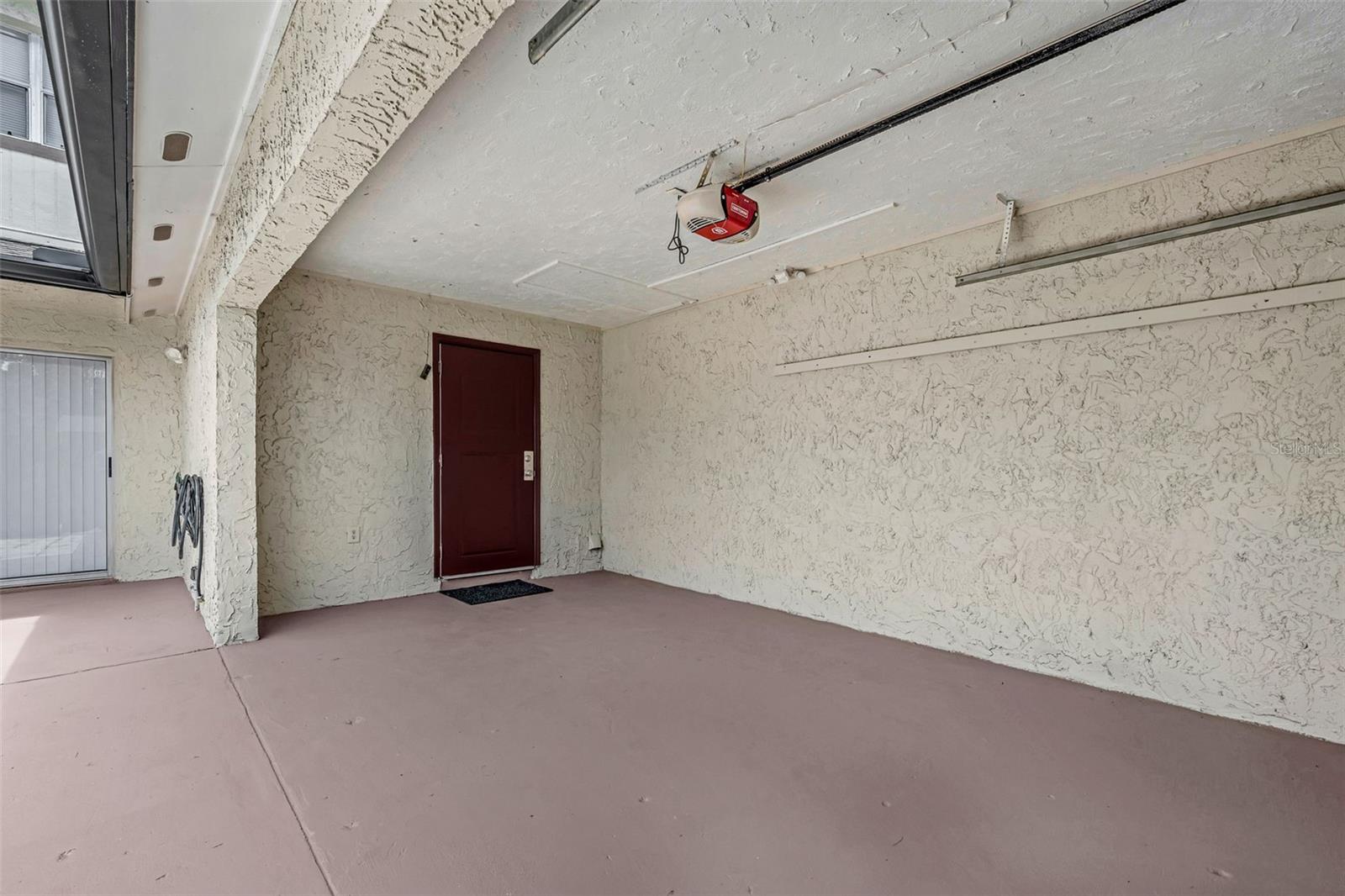 Image 32 of 42 For 1618 Gulfview Drive 417