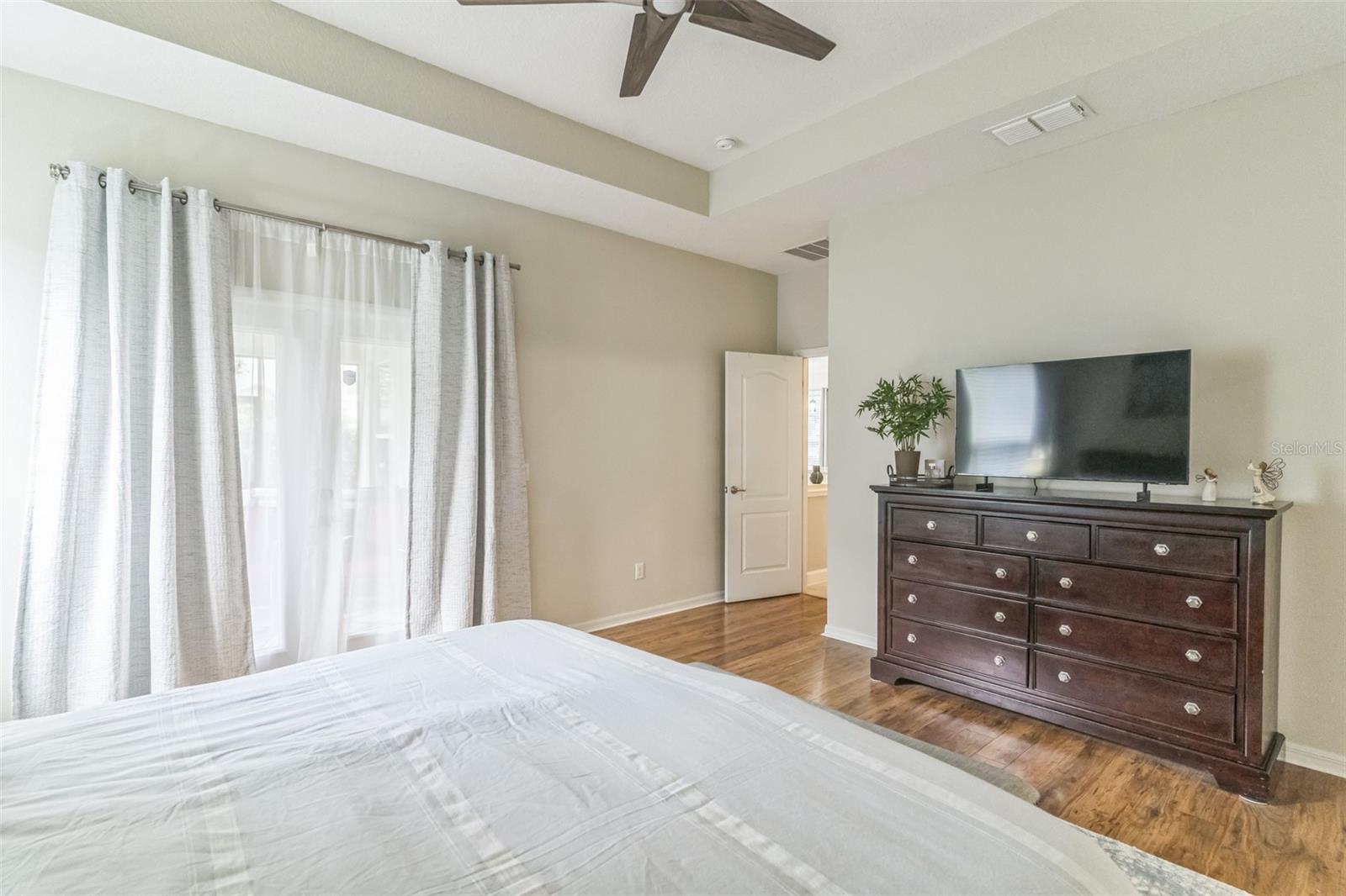 Image 12 of 27 For 7518 Loon Avenue
