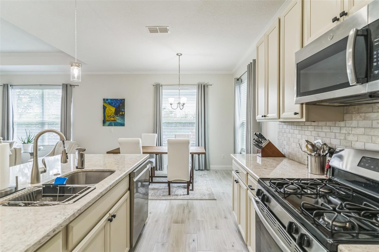 Image 7 of 27 For 7518 Loon Avenue