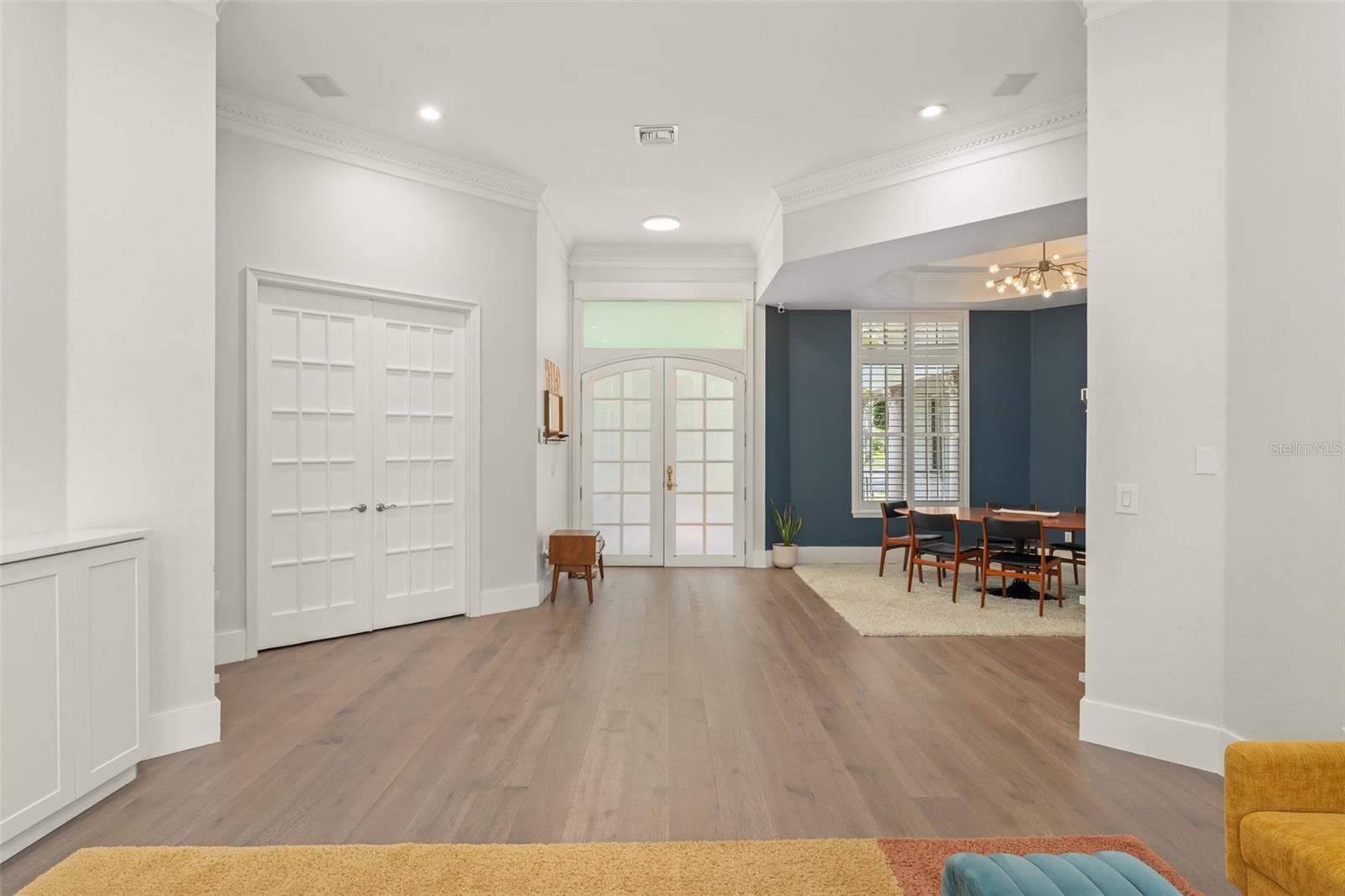 Image 10 of 24 For 8643 Crestgate Circle
