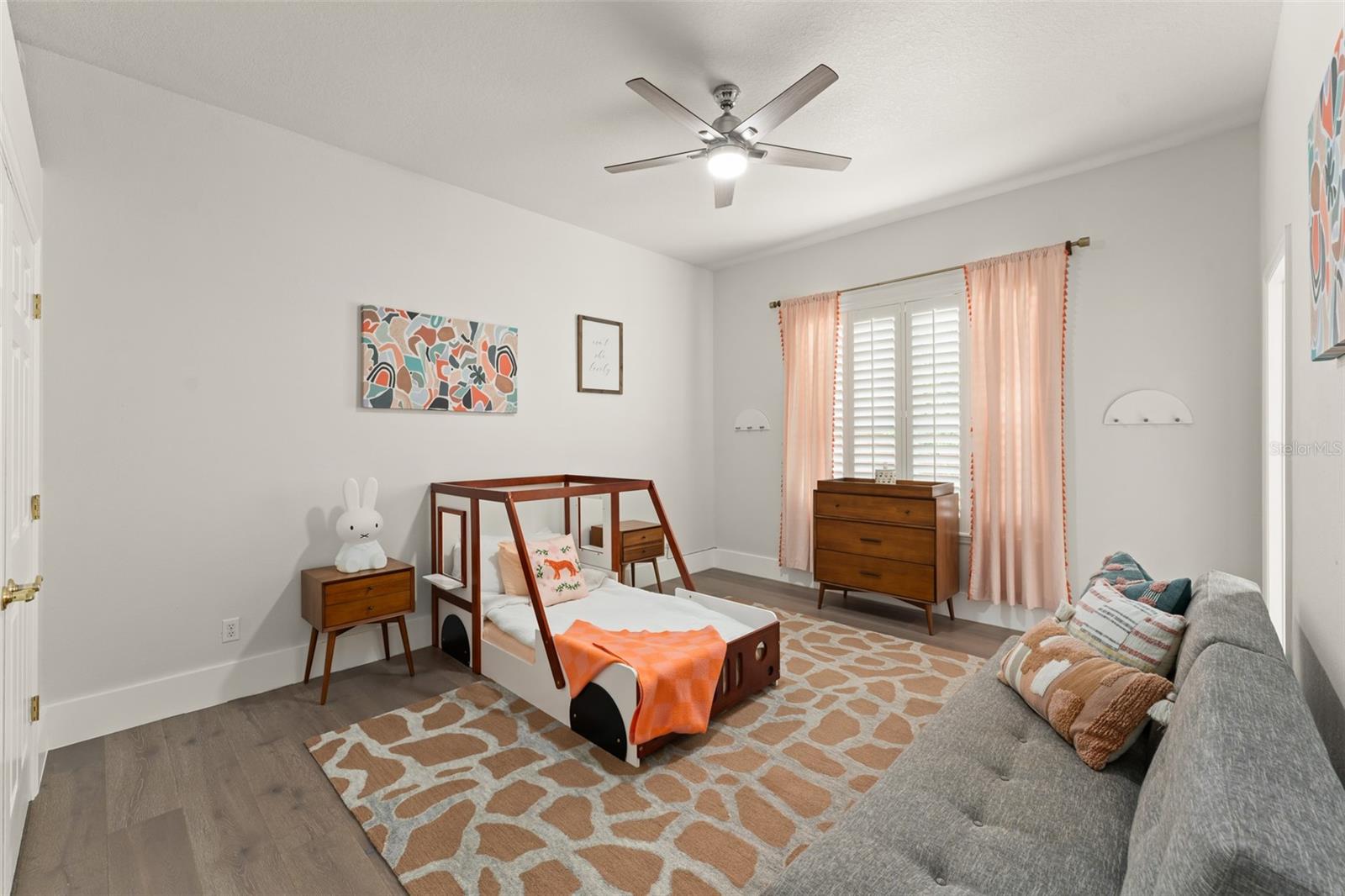 Image 15 of 24 For 8643 Crestgate Circle