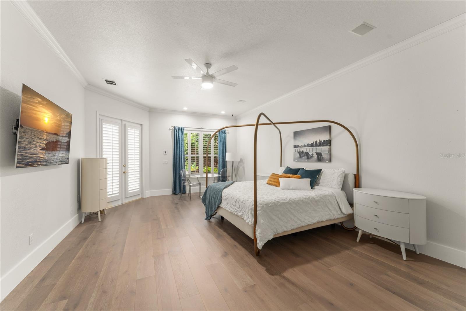 Image 6 of 24 For 8643 Crestgate Circle