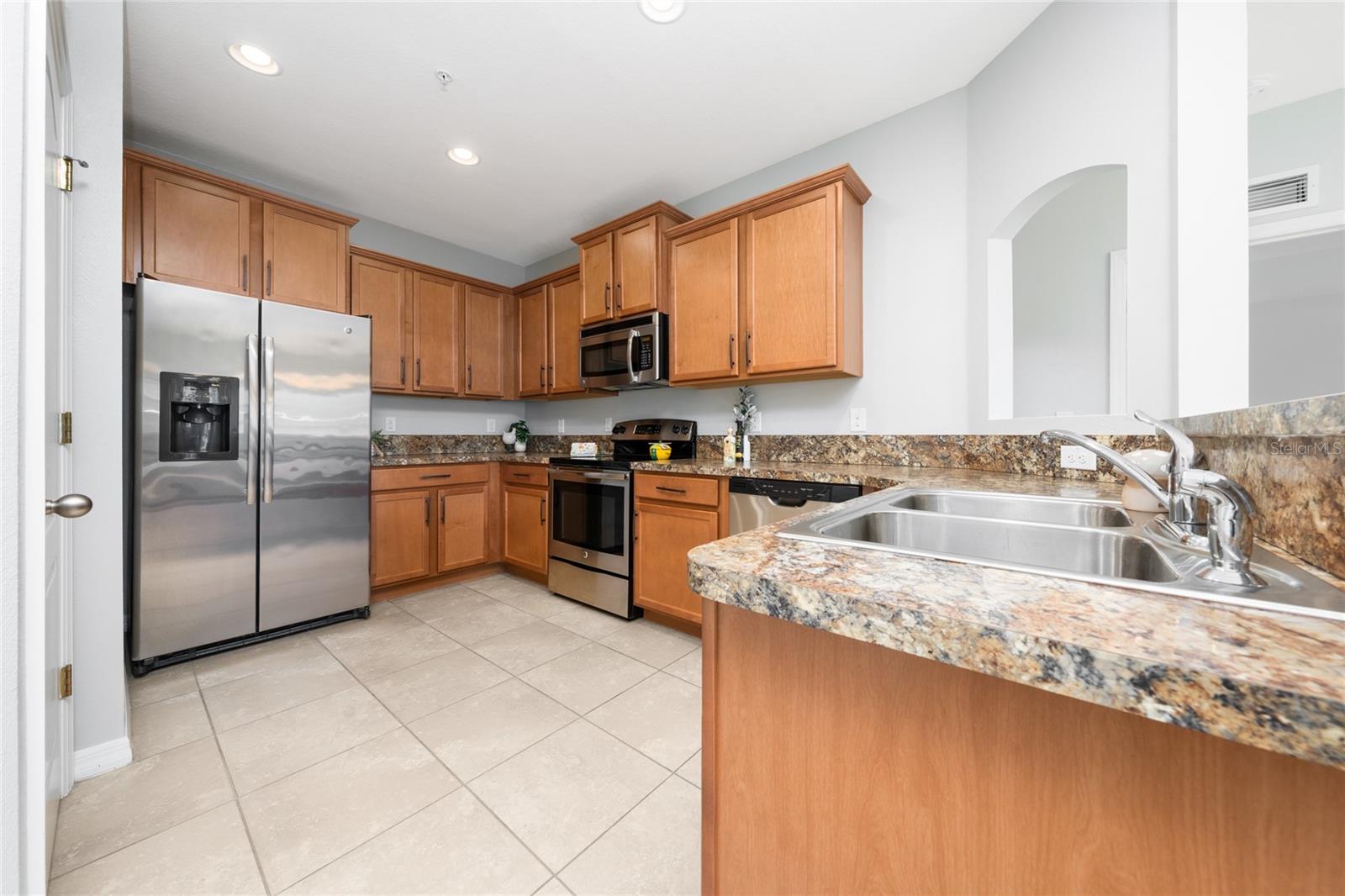 Image 10 of 34 For 6548 Goldenrod Road 73a