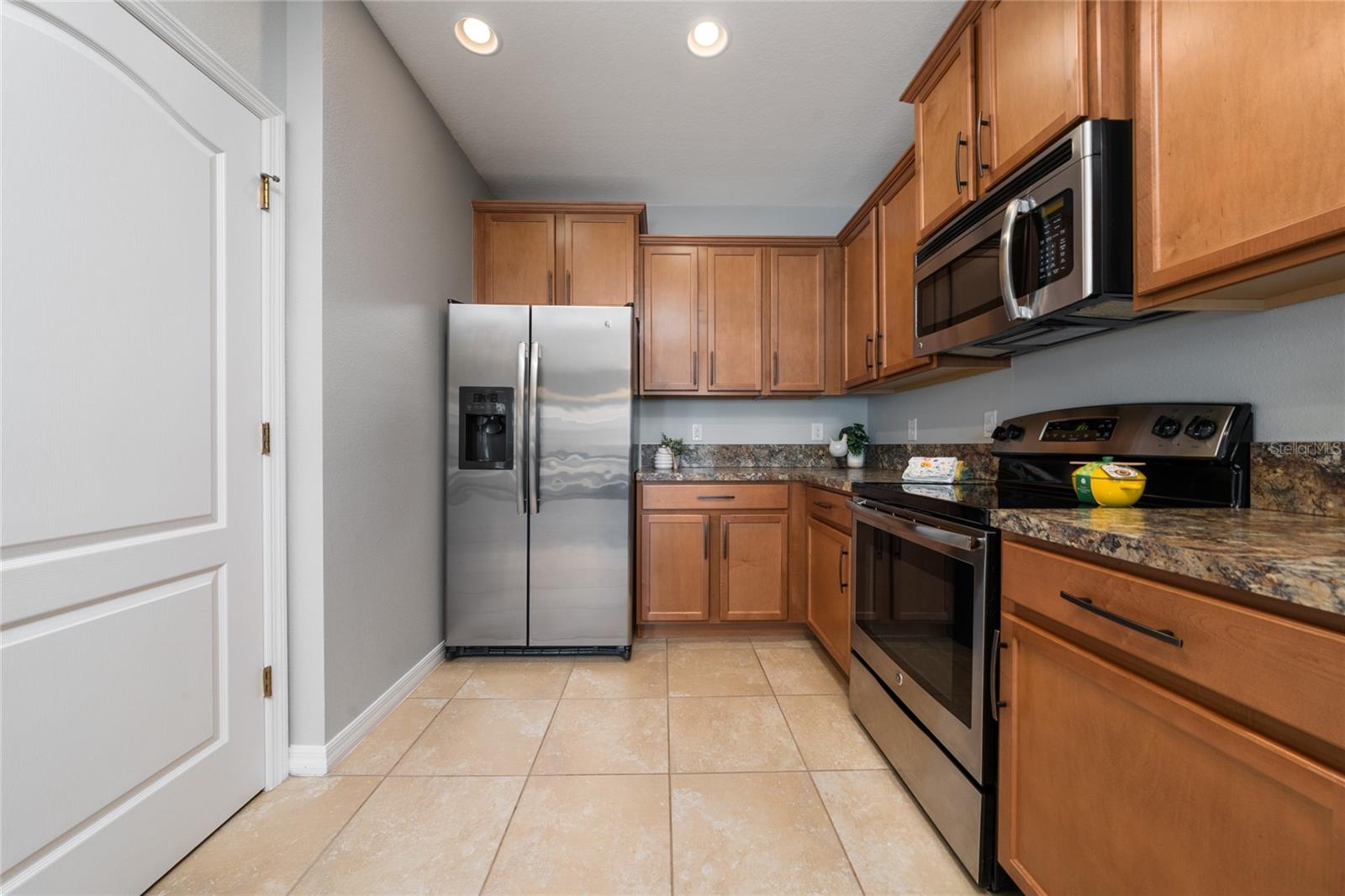 Image 14 of 34 For 6548 Goldenrod Road 73a