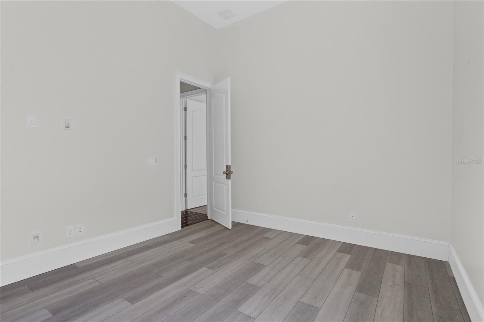 Image 31 of 81 For 8360 Mistral Drive