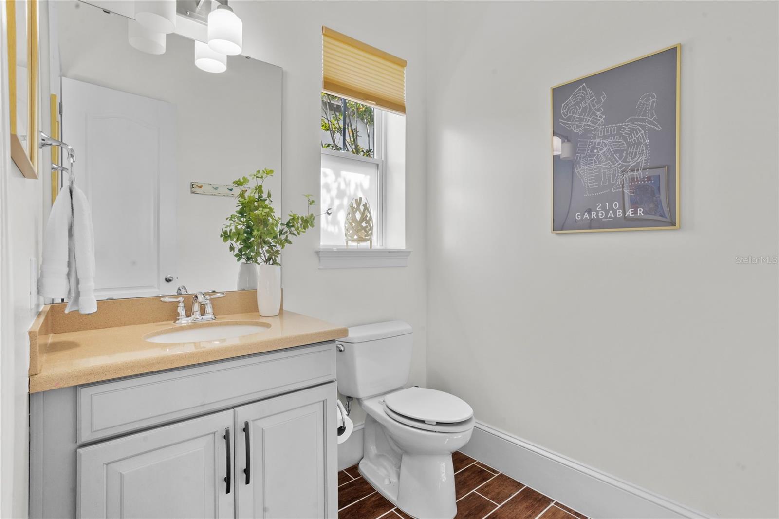 Image 35 of 81 For 8360 Mistral Drive