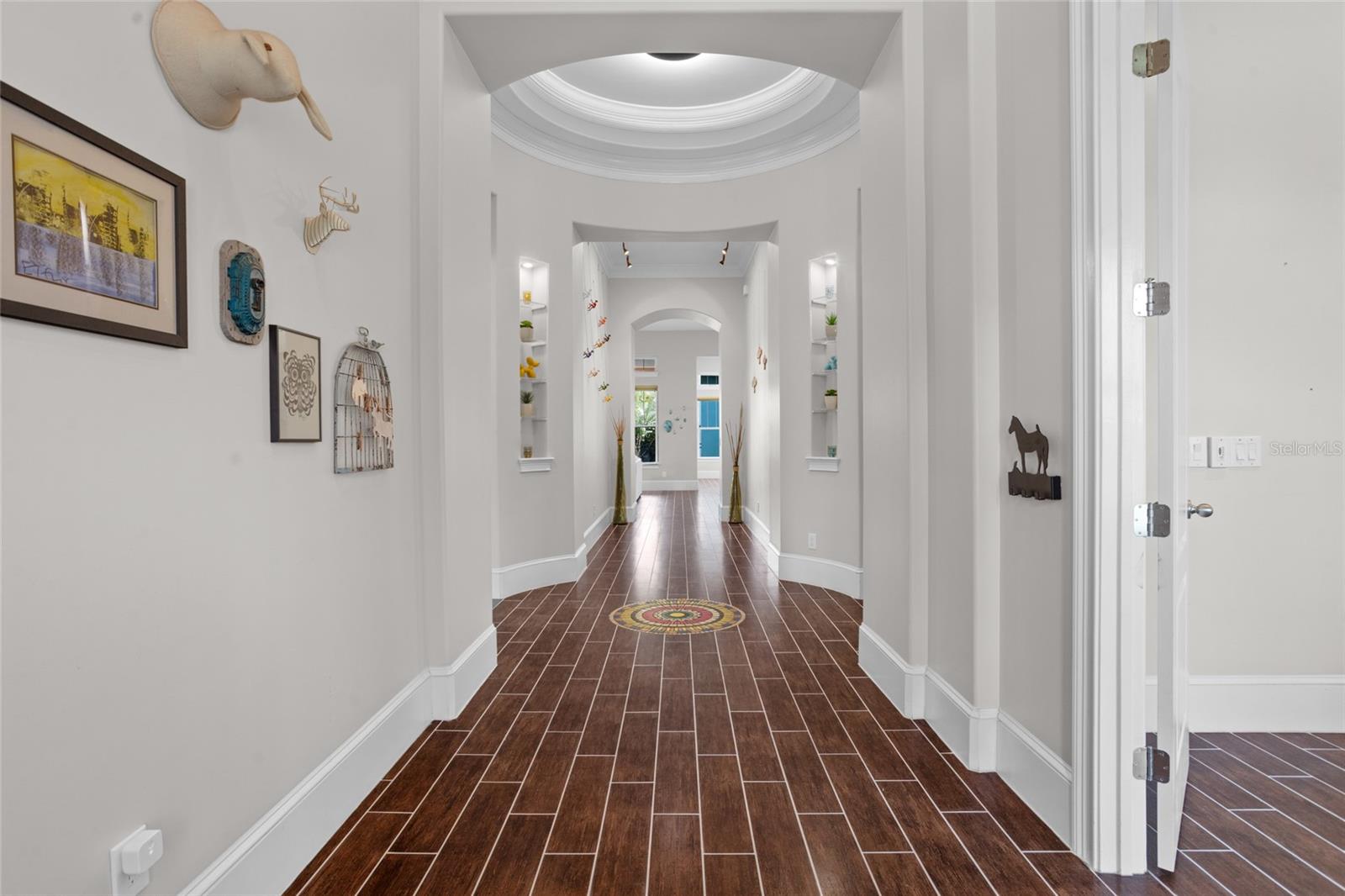 Image 8 of 81 For 8360 Mistral Drive
