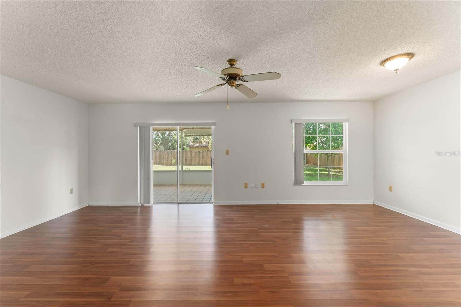 Image 11 of 34 For 17 Rosewood Drive