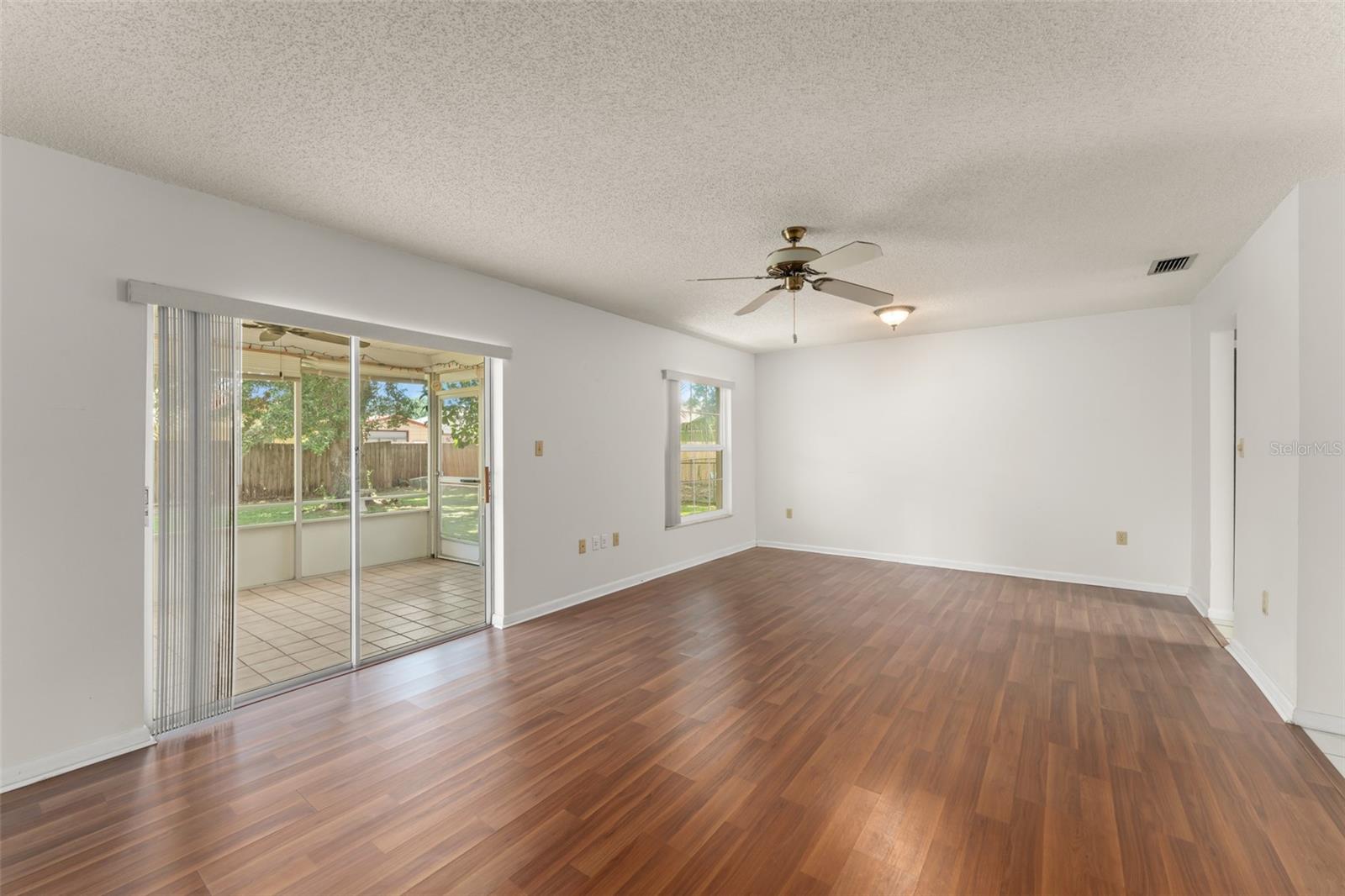 Image 12 of 34 For 17 Rosewood Drive