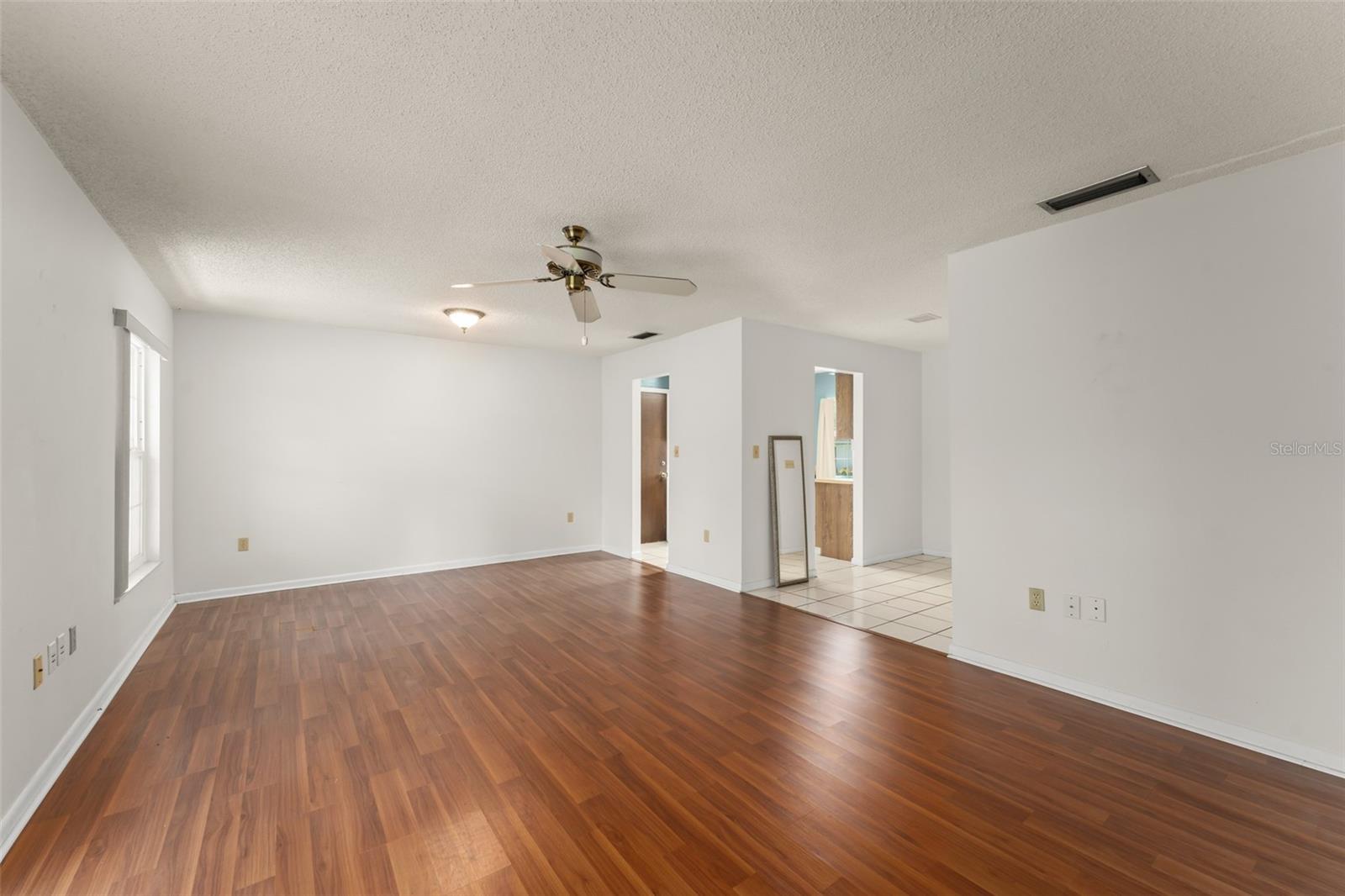 Image 13 of 34 For 17 Rosewood Drive