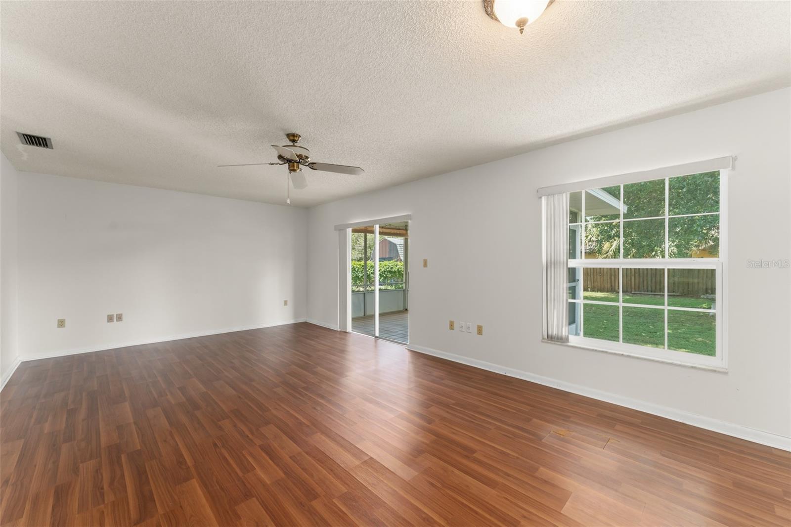Image 15 of 34 For 17 Rosewood Drive
