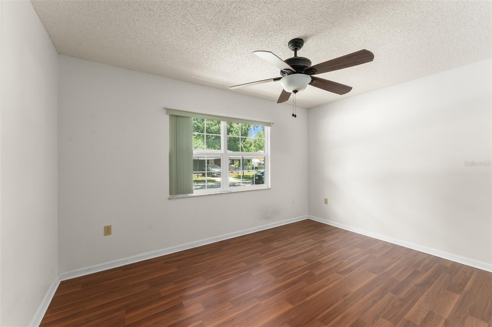 Image 18 of 34 For 17 Rosewood Drive