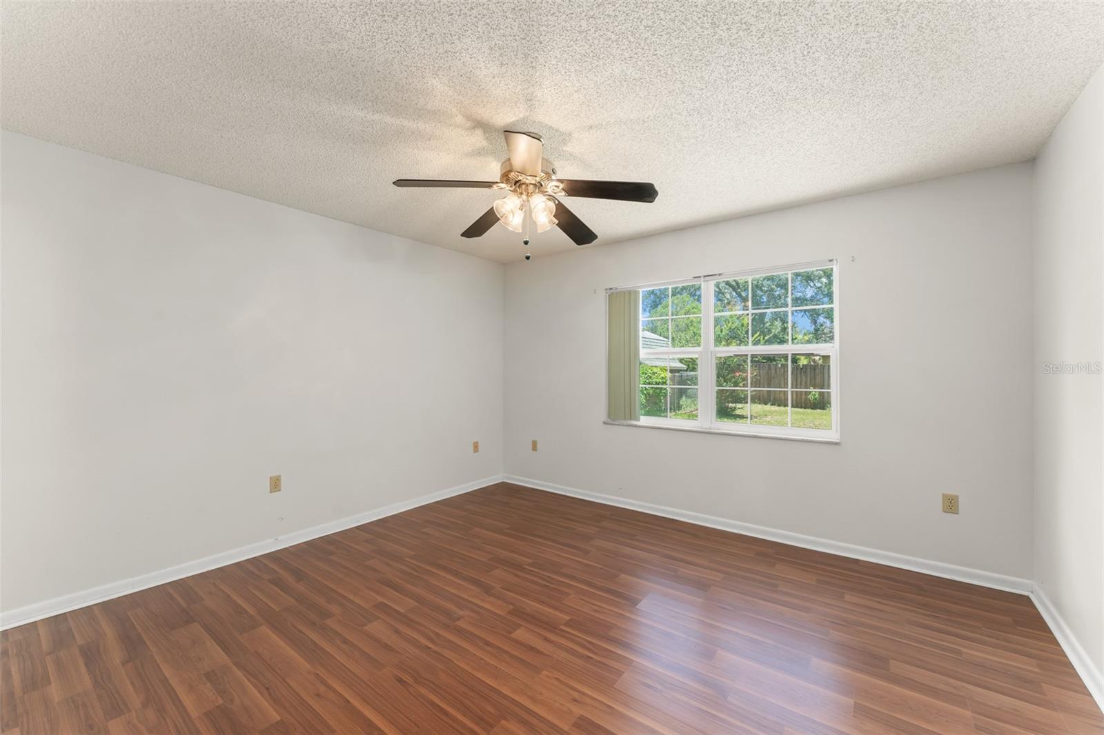 Image 20 of 34 For 17 Rosewood Drive