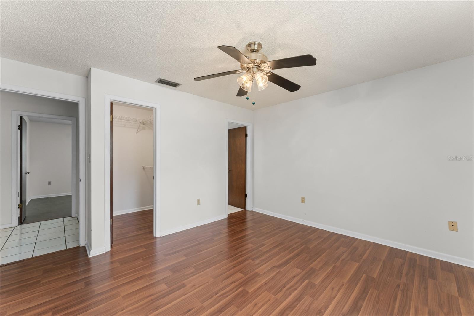 Image 21 of 34 For 17 Rosewood Drive