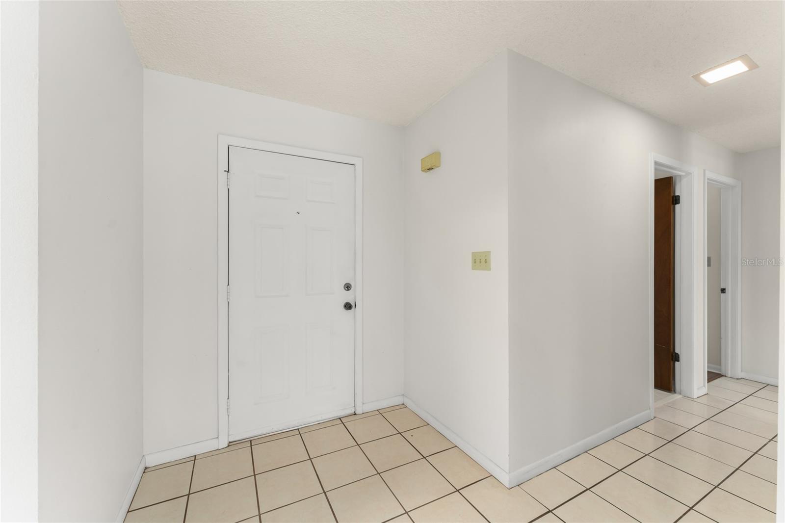 Image 4 of 34 For 17 Rosewood Drive