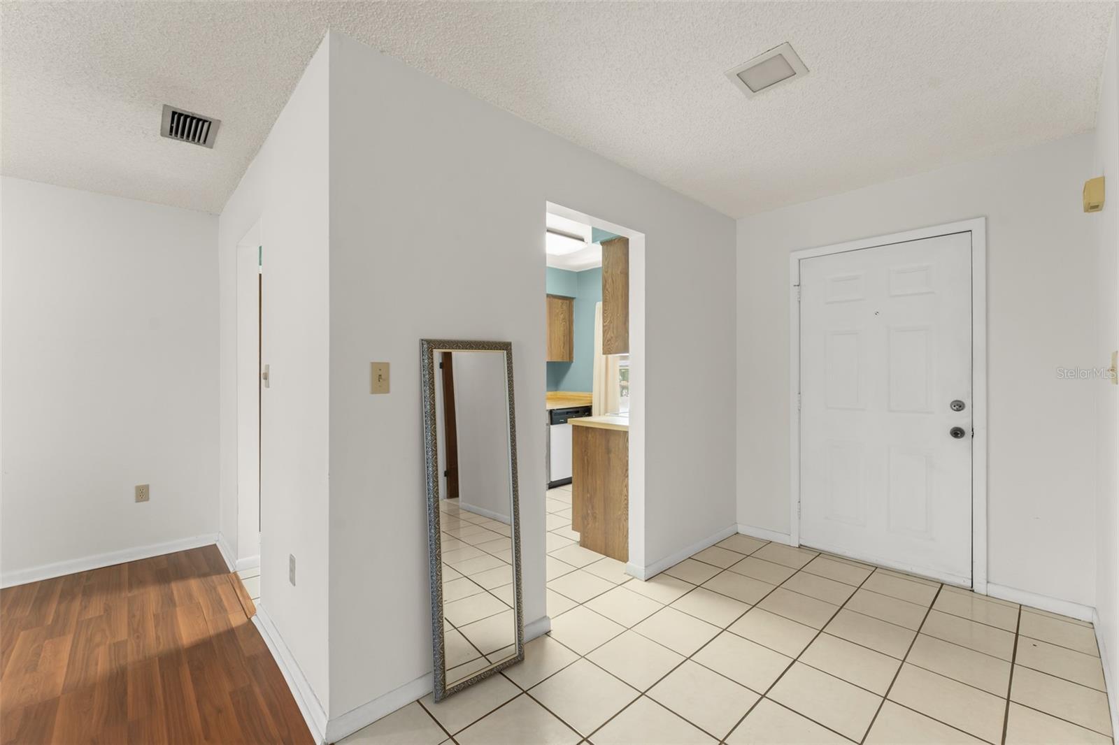 Image 6 of 34 For 17 Rosewood Drive
