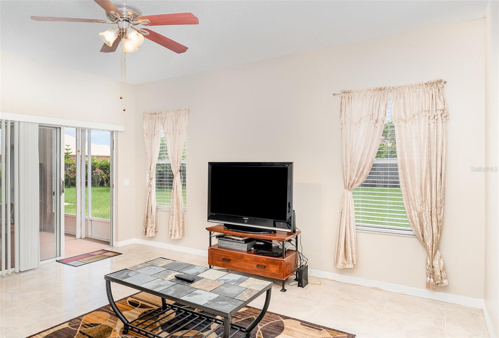 Image 13 of 36 For 462 Peppermill Circle