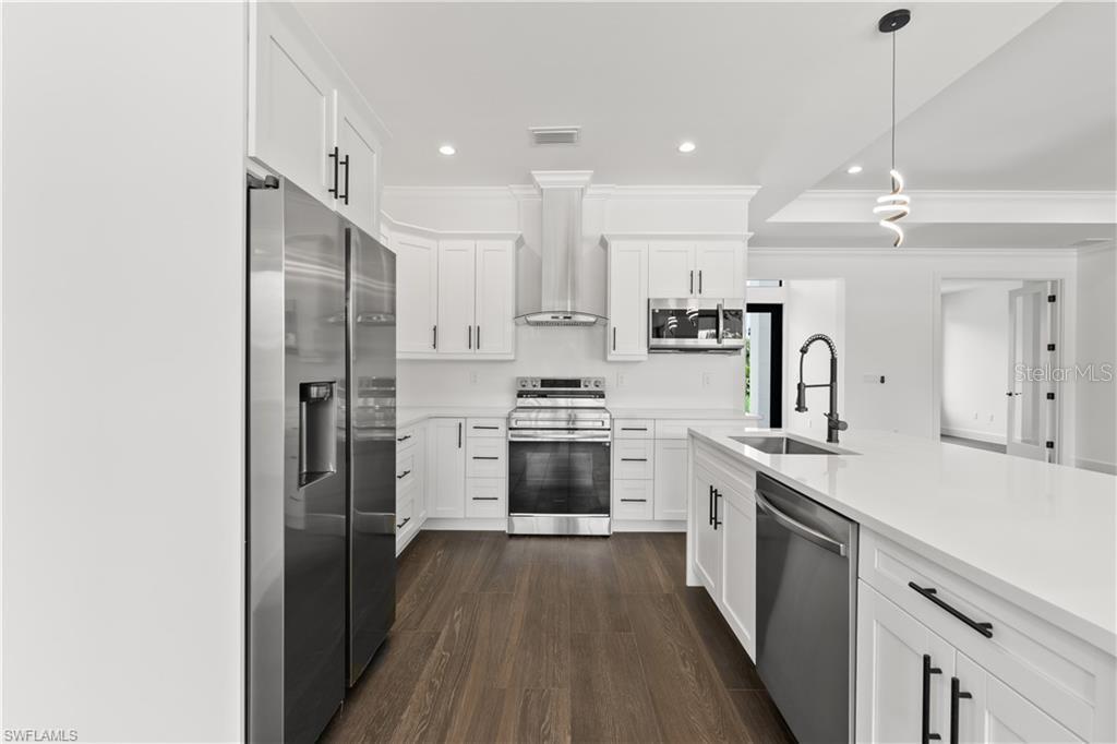 Image 10 of 29 For 3473 14th Avenue Se
