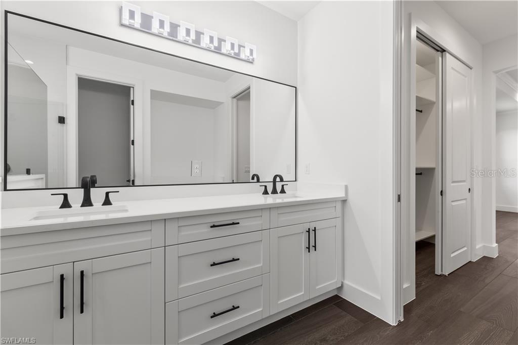 Image 17 of 29 For 3473 14th Avenue Se