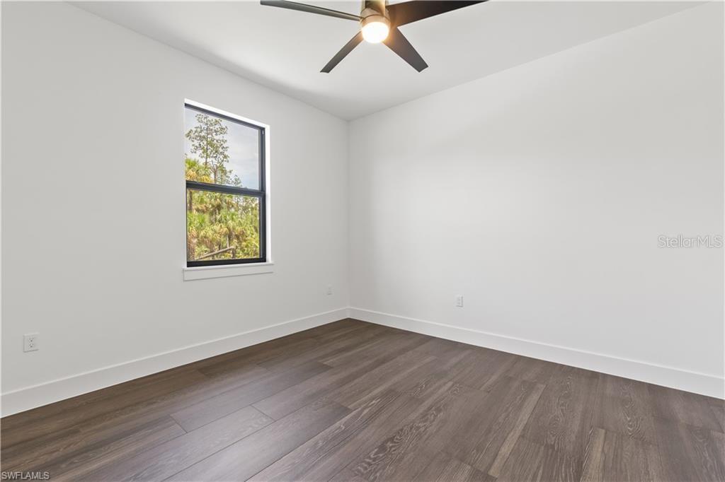 Image 21 of 29 For 3473 14th Avenue Se