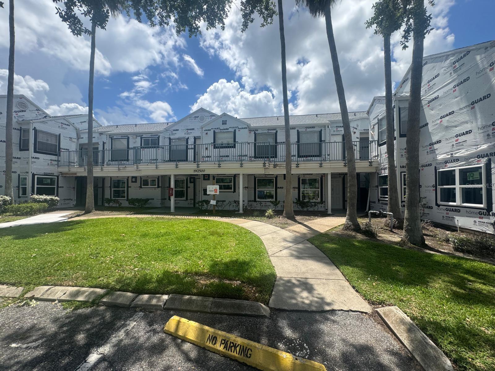 Image 11 of 22 For 2516 Woodgate Boulevard 107