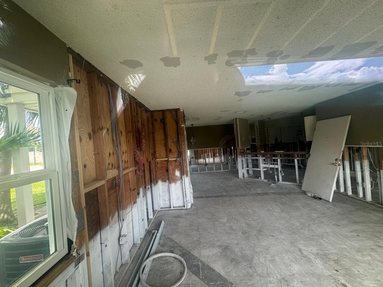 Image 5 of 22 For 2516 Woodgate Boulevard 107