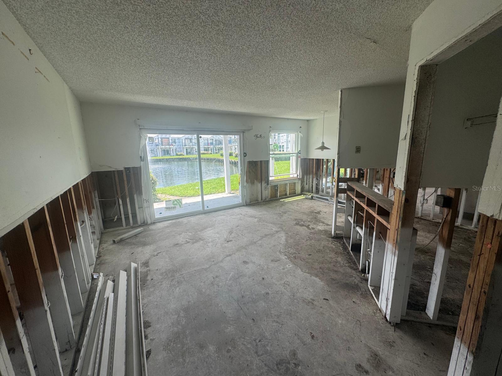 Image 7 of 22 For 2516 Woodgate Boulevard 107