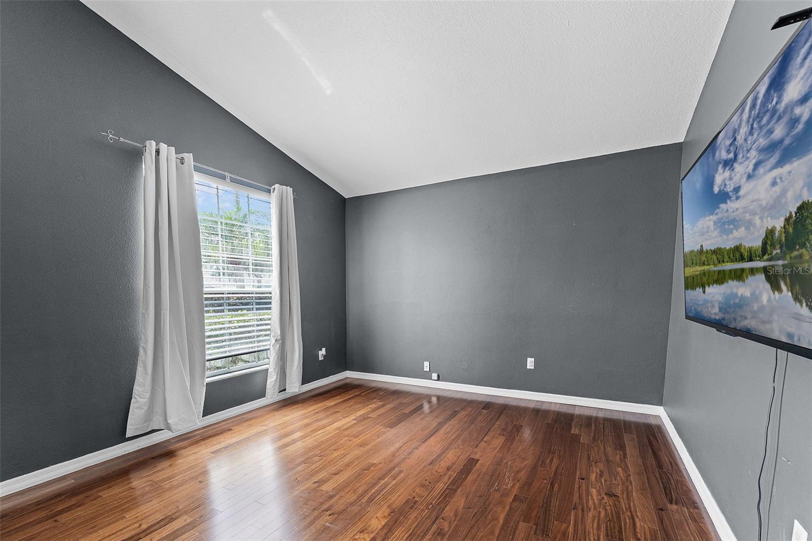 Image 23 of 70 For 1390 Twin Rivers Boulevard