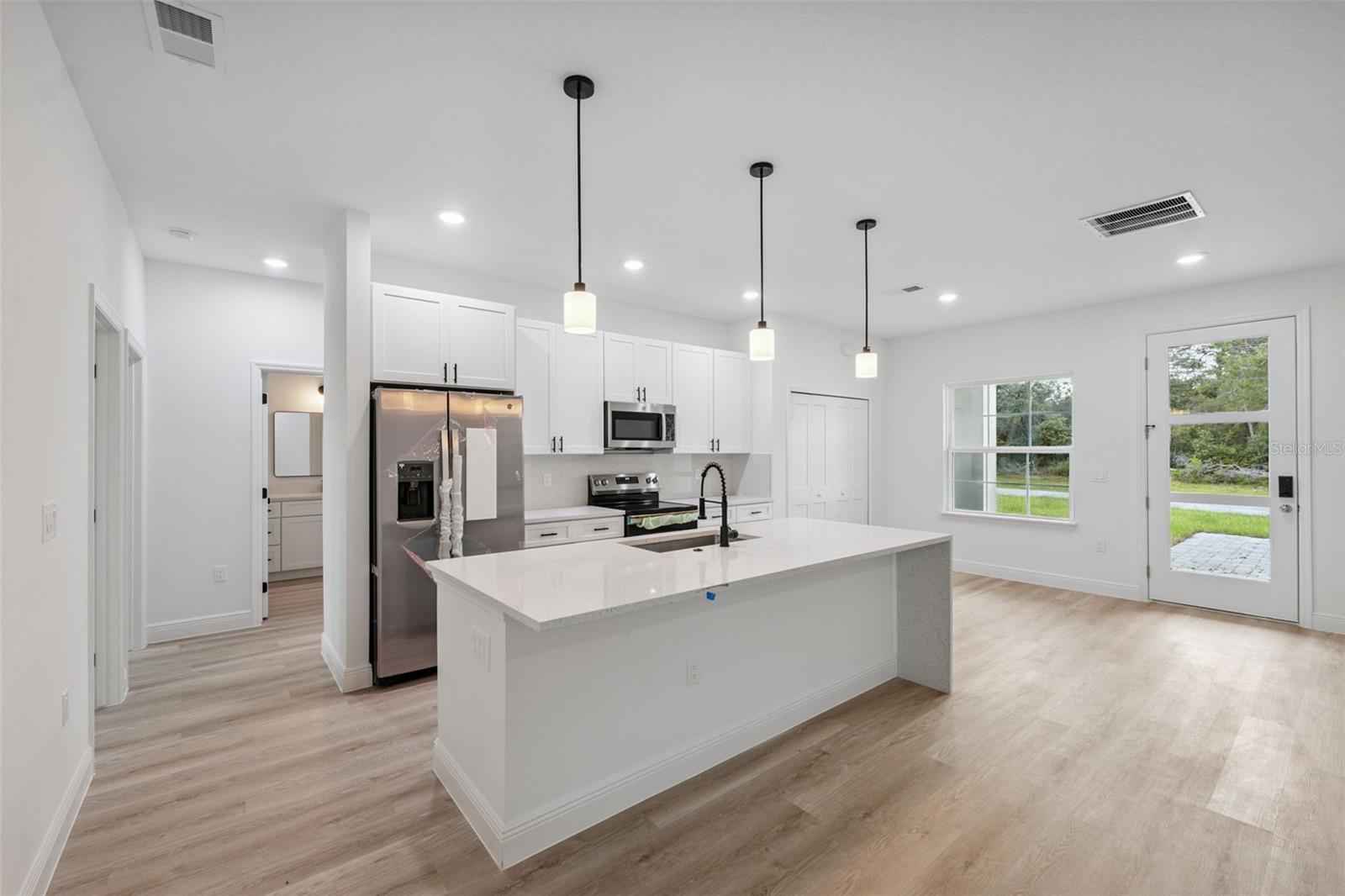 Image 15 of 41 For 16619 25th Court