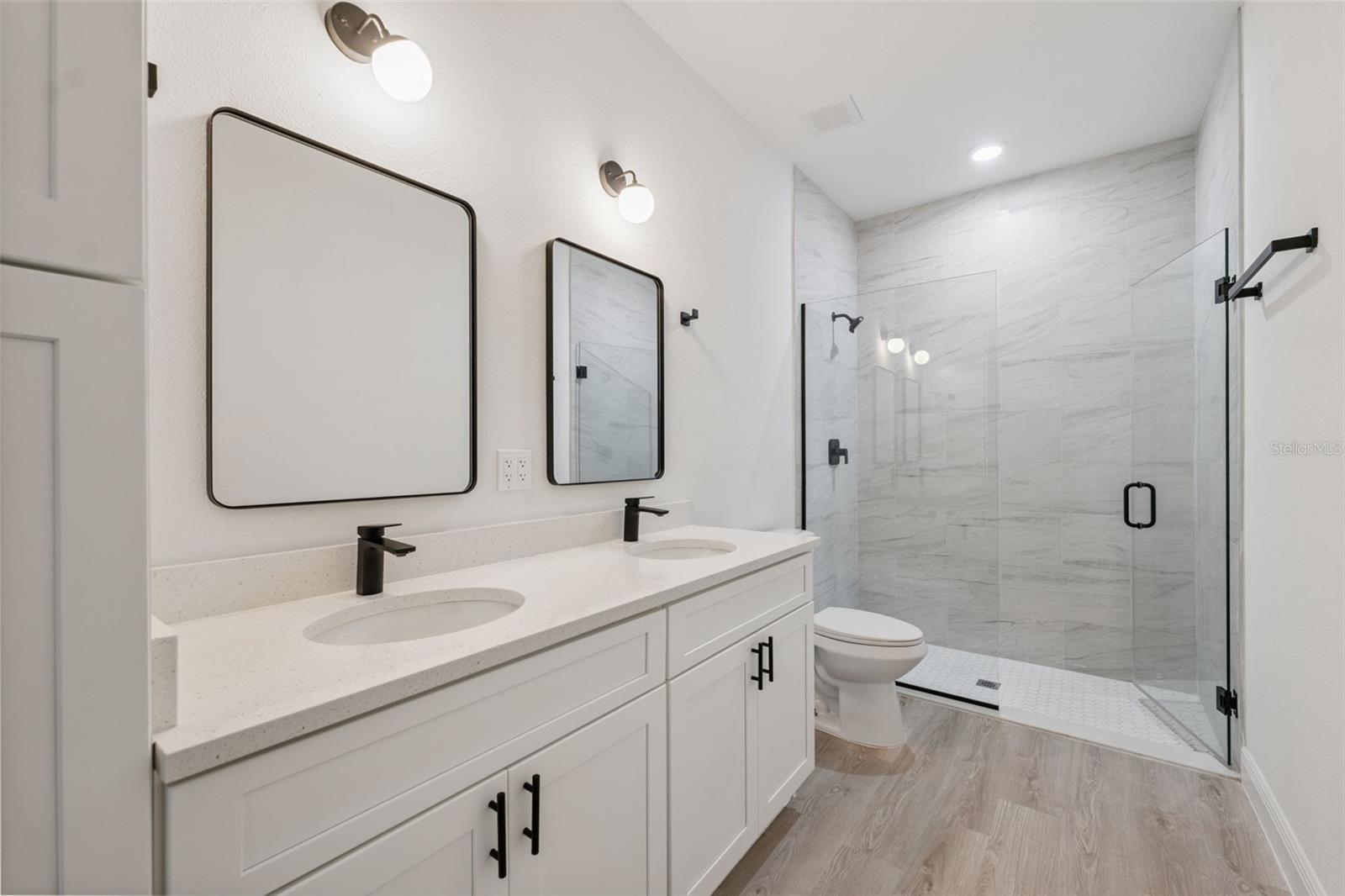 Image 22 of 41 For 16619 25th Court