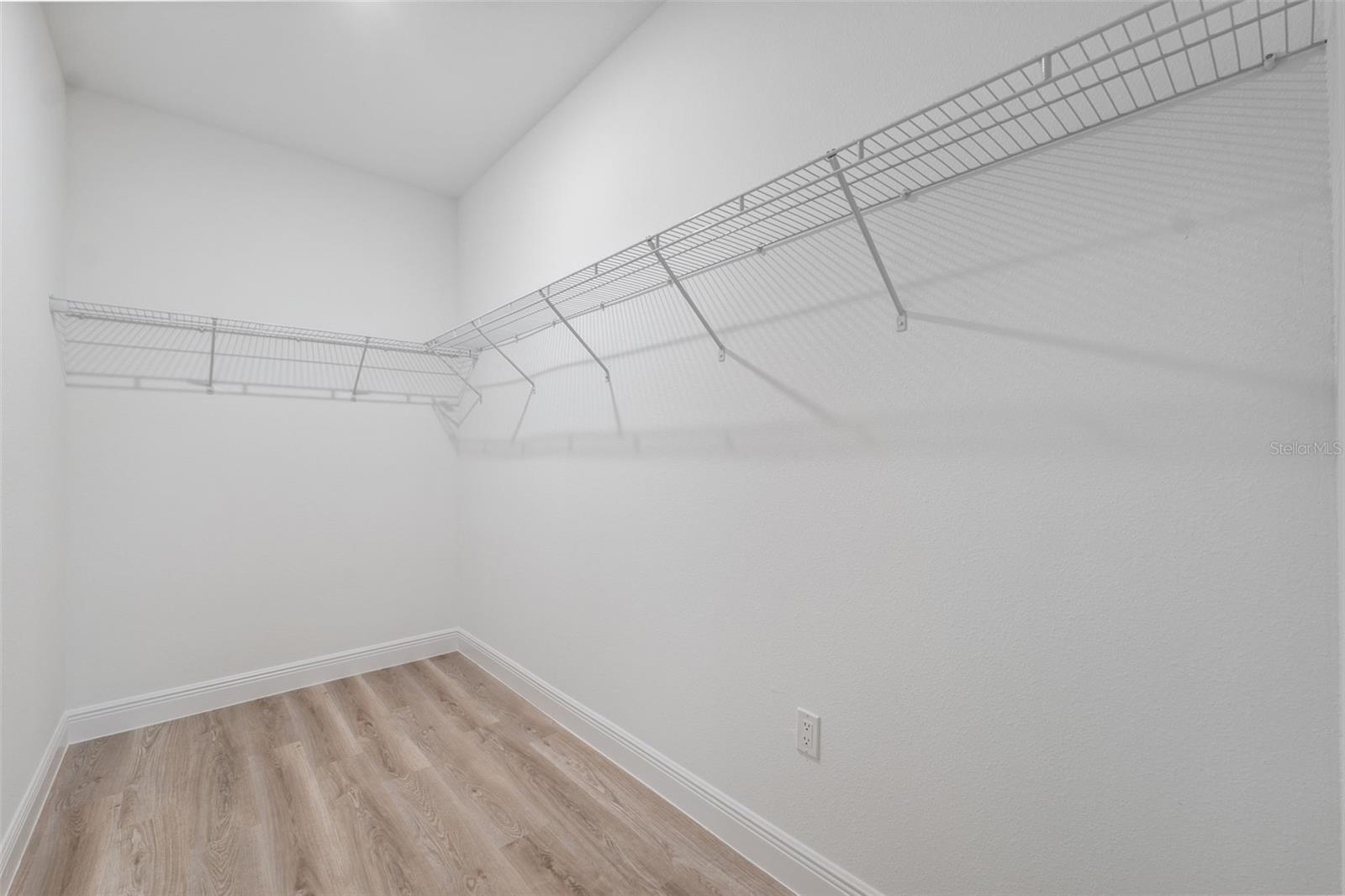 Image 23 of 41 For 16619 25th Court