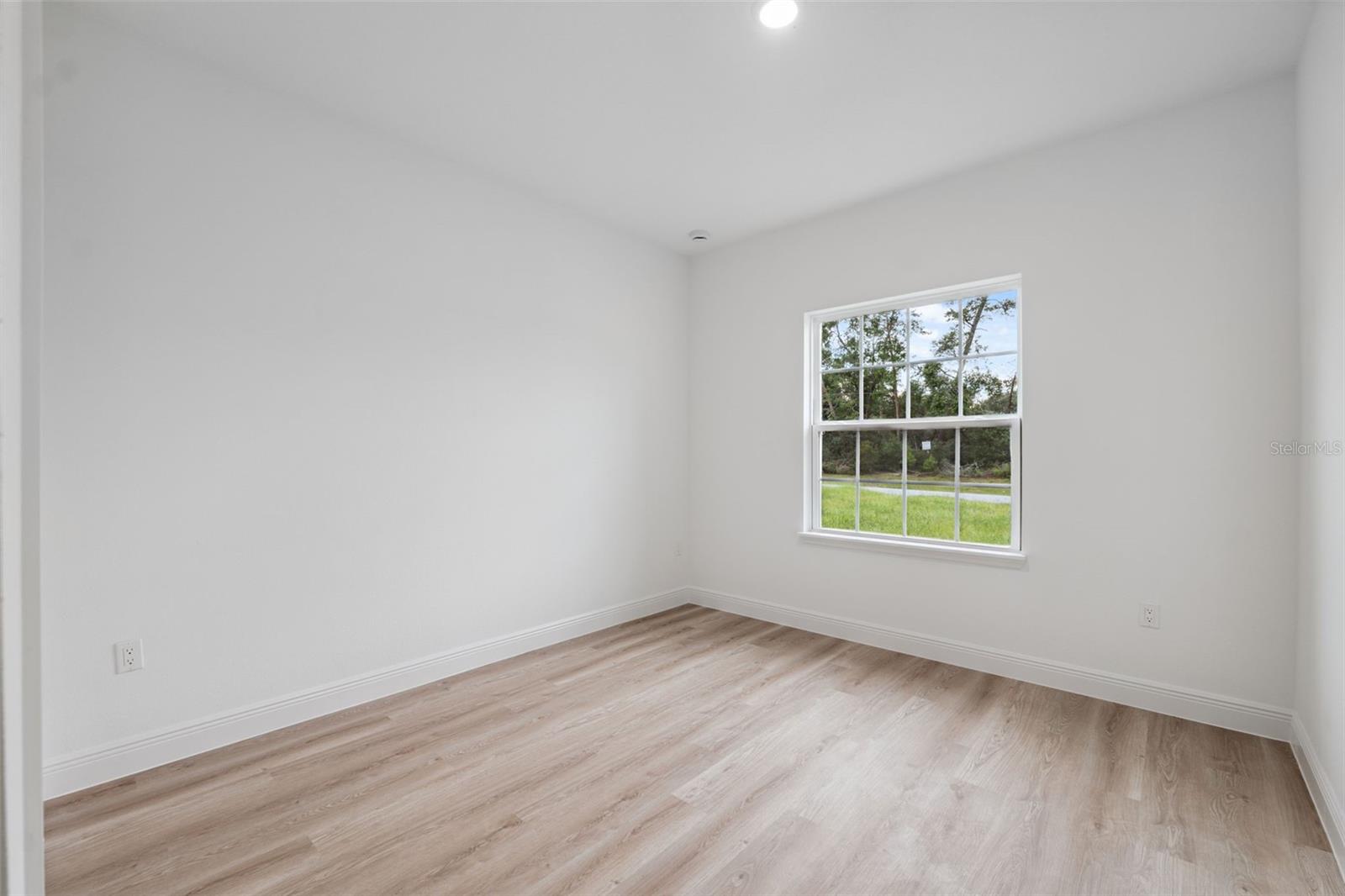 Image 29 of 41 For 16619 25th Court