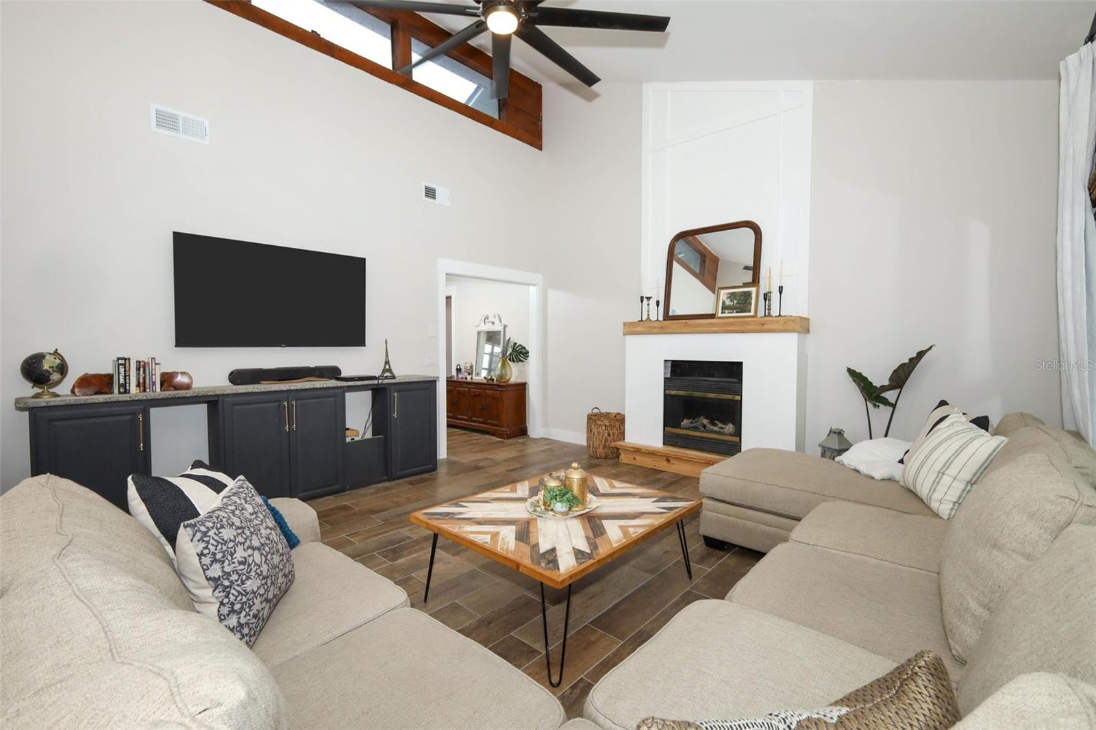 Image 10 of 62 For 9213 Sutter Court