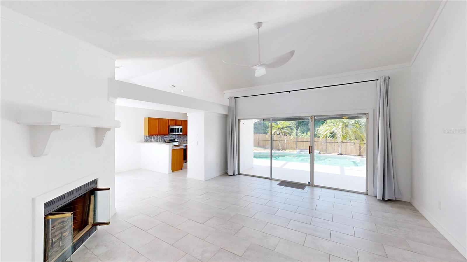 Image 21 of 42 For 7456 Bordwine Drive