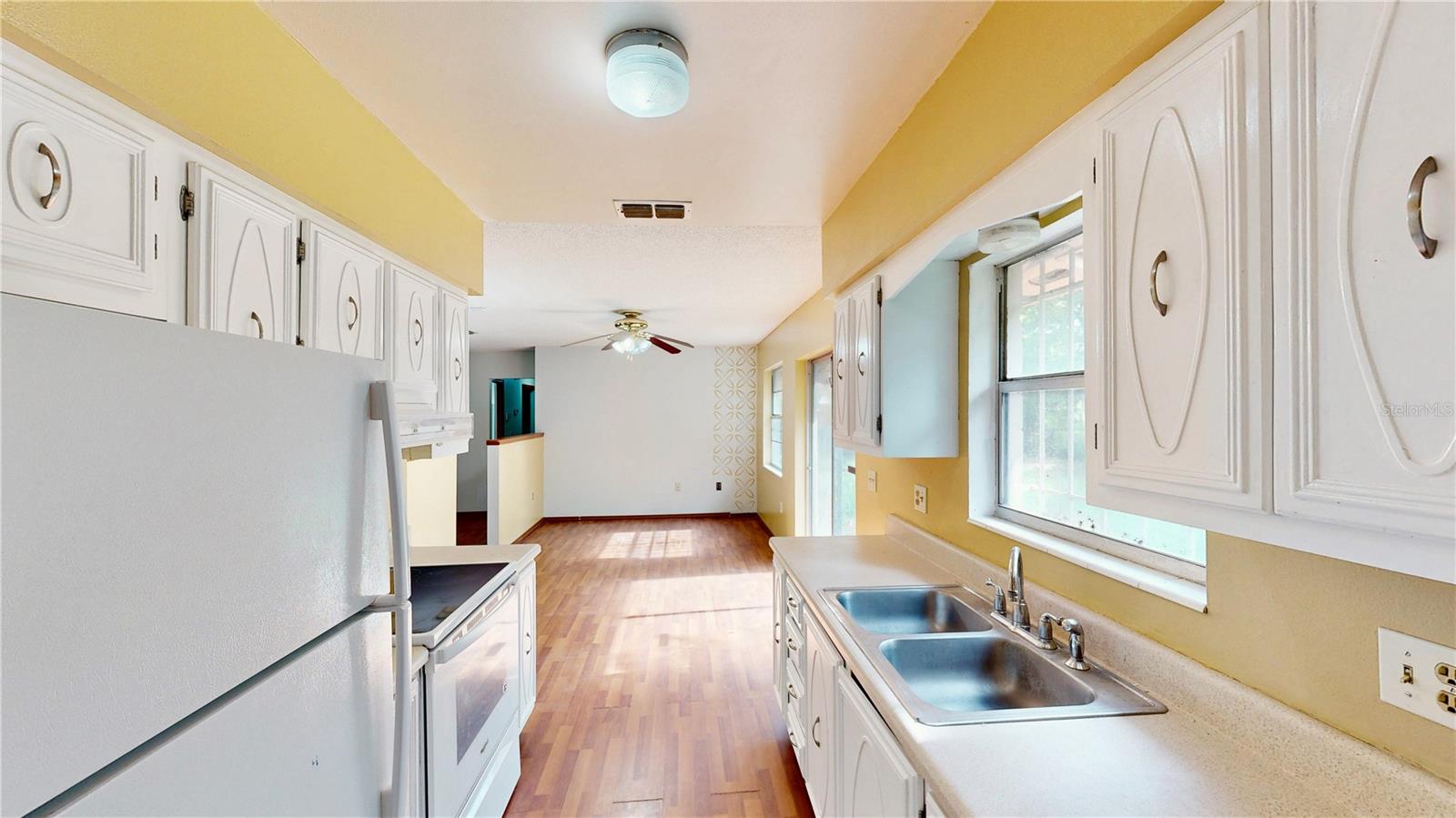 Image 21 of 35 For 3687 Baronette Drive