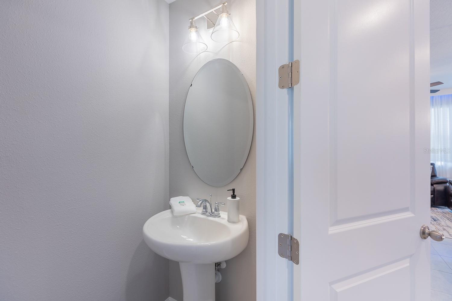 Listing photo id 8 for 1030 Plantation Lane