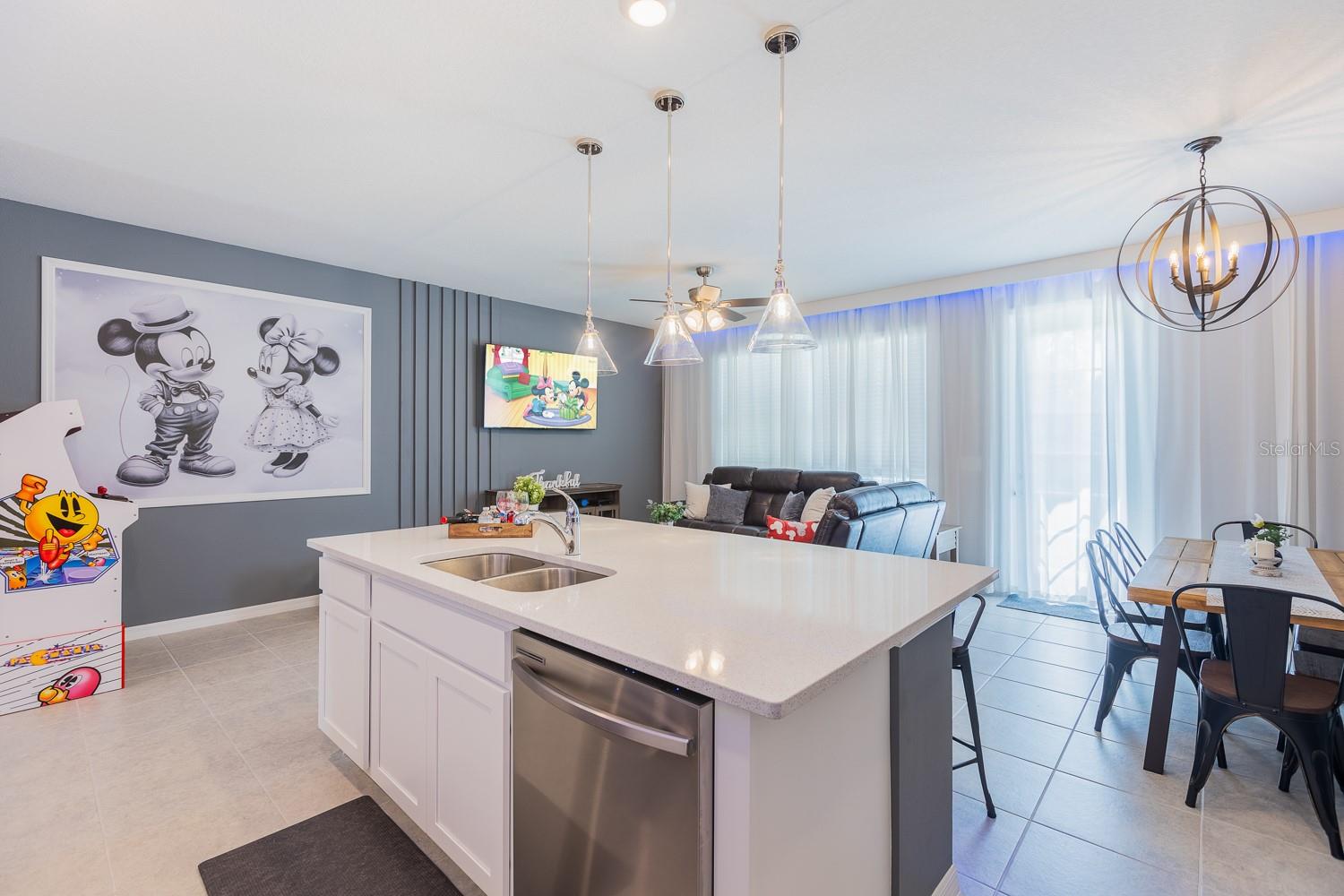 Listing photo id 11 for 1030 Plantation Lane