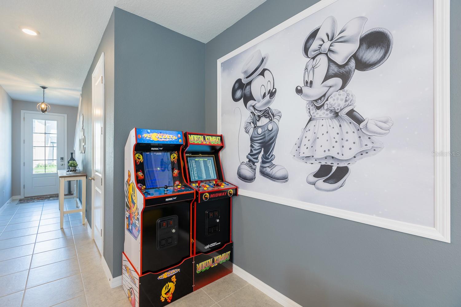 Listing photo id 17 for 1030 Plantation Lane