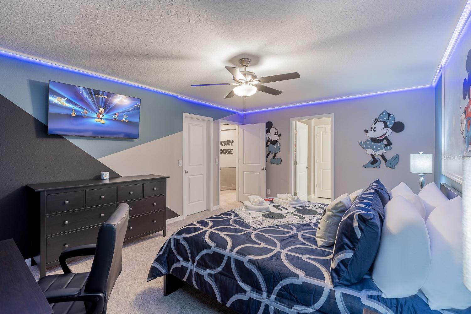 Listing photo id 21 for 1030 Plantation Lane