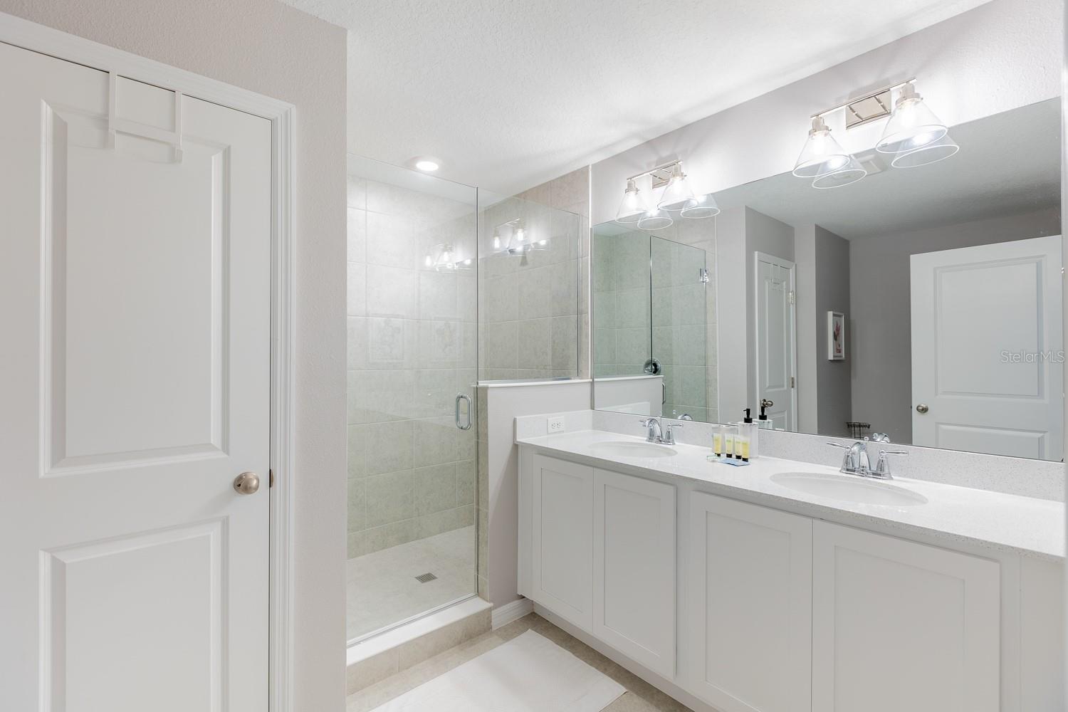 Listing photo id 23 for 1030 Plantation Lane