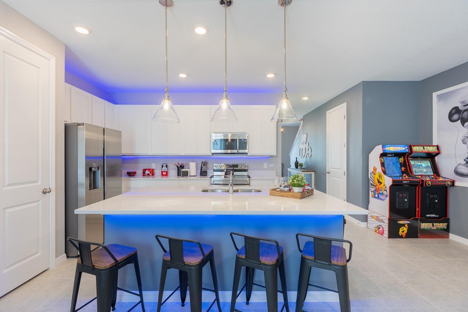 Listing photo id 3 for 1030 Plantation Lane