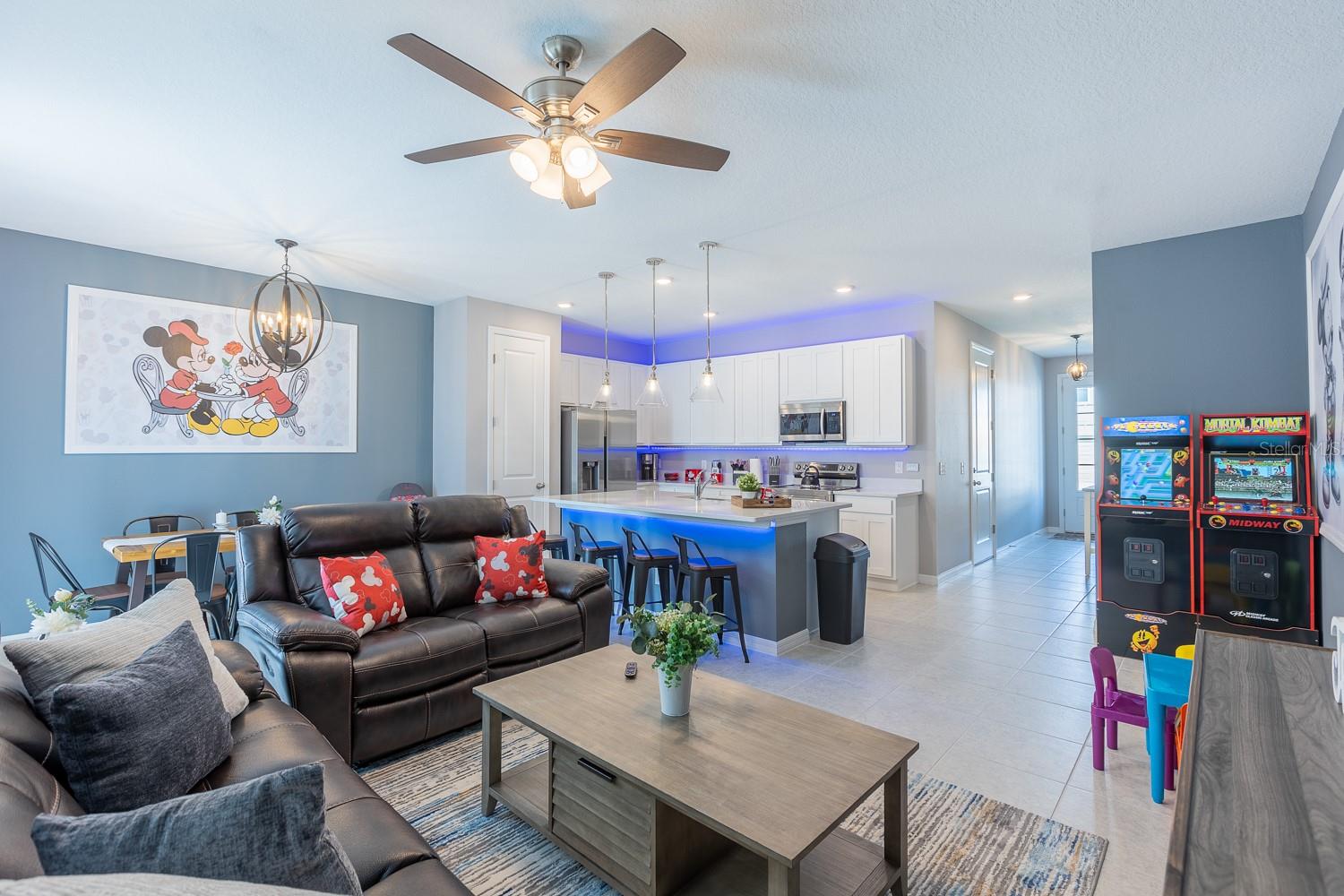 Listing photo id 4 for 1030 Plantation Lane