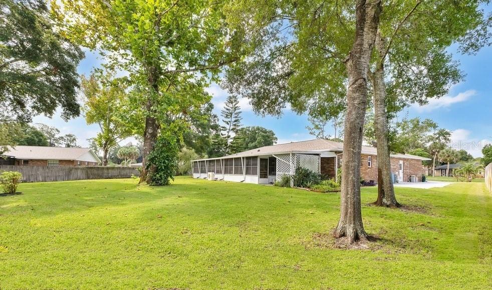 Image 22 of 27 For 631 Dundee Circle