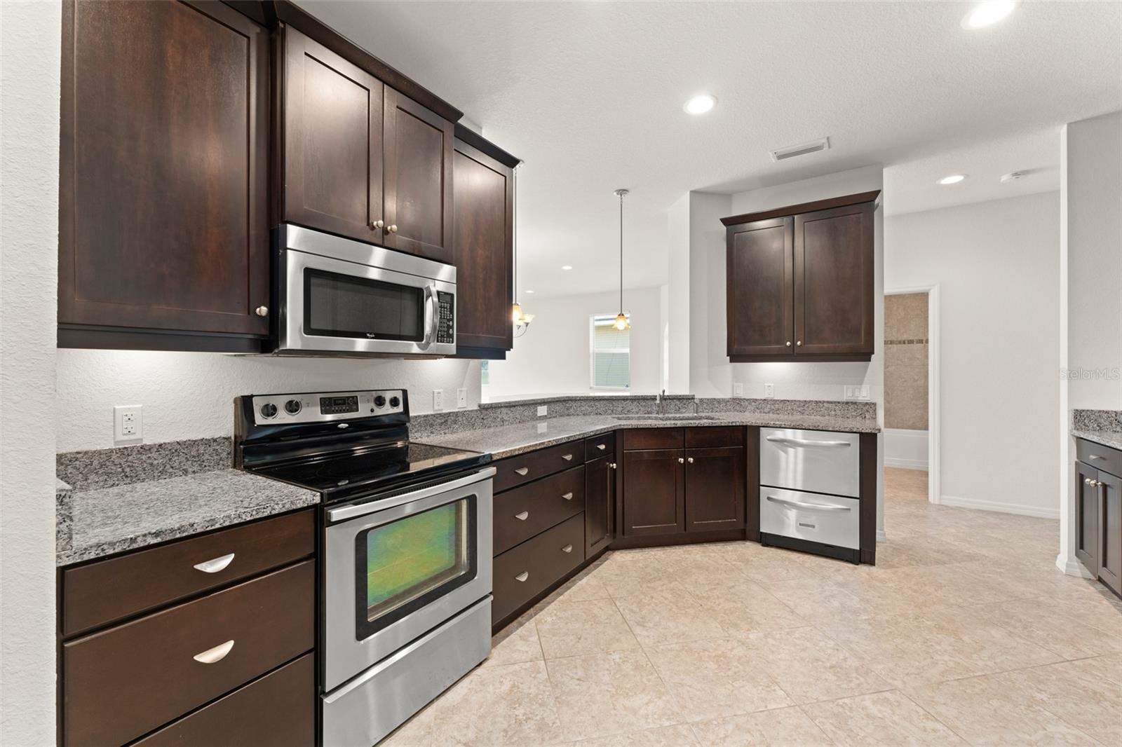 Image 13 of 38 For 1218 Vienna Square Dr