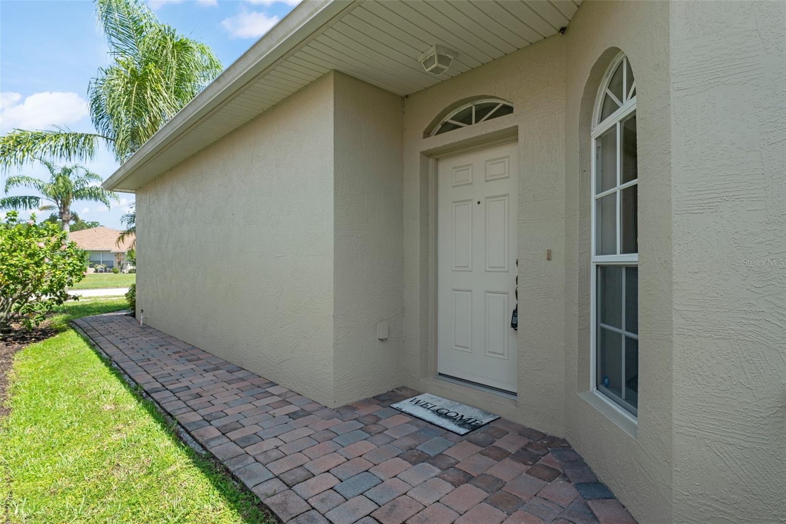 Image 3 of 38 For 1218 Vienna Square Dr