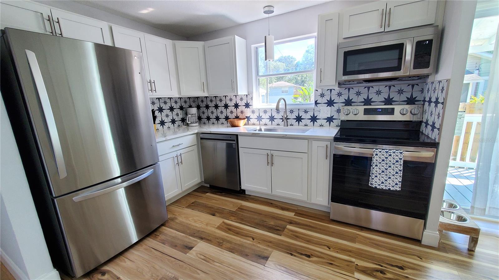 Image 10 of 19 For 6 Hopkins Street