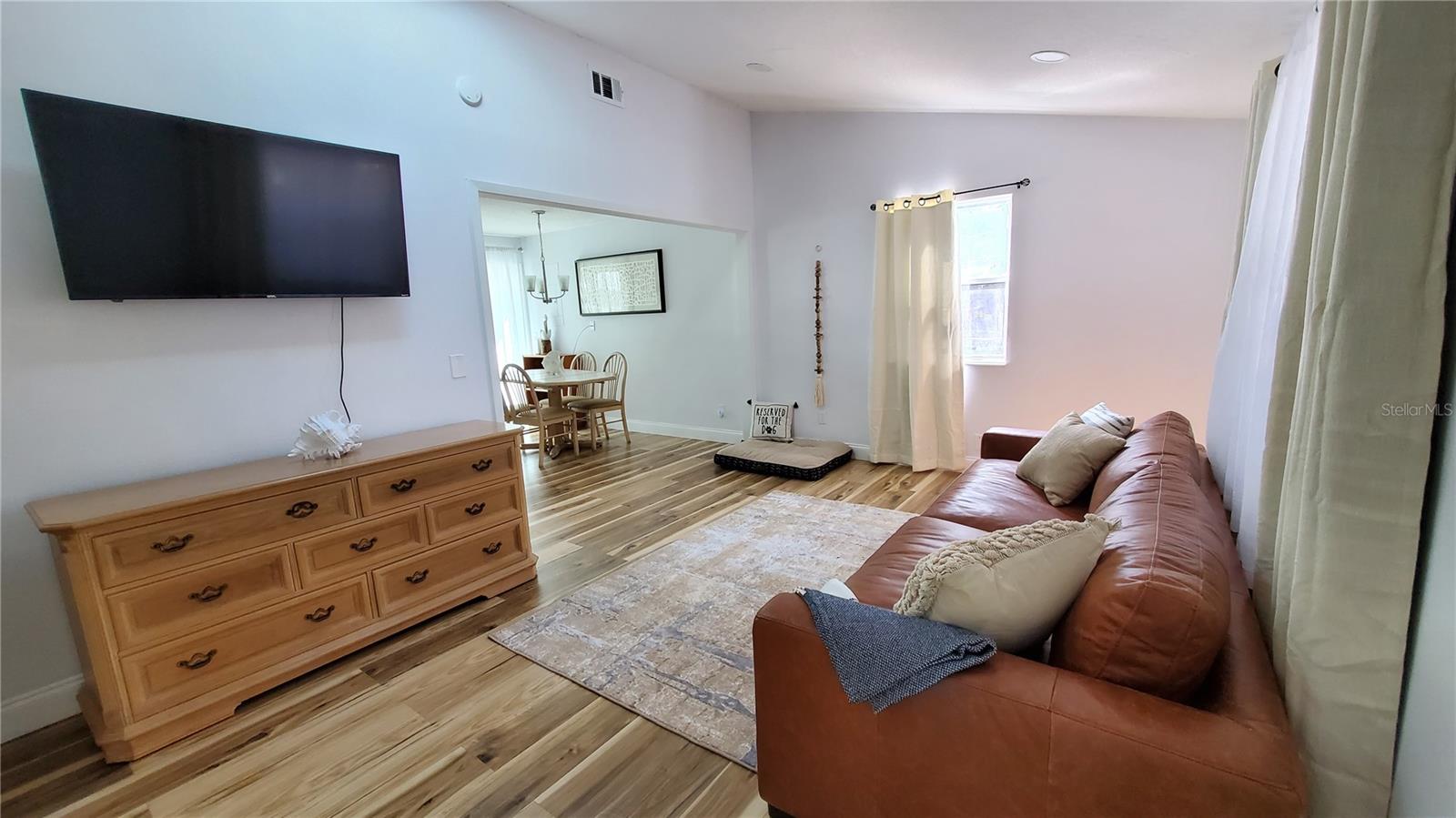 Image 11 of 19 For 6 Hopkins Street